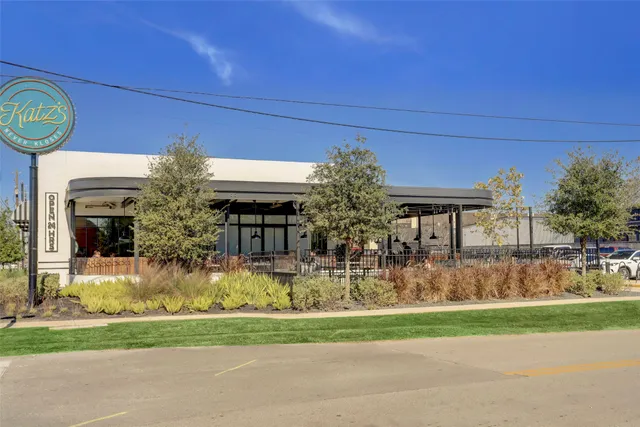 $815,000 | 1802 West 14th 1/2 Street, Houston, TX 77008