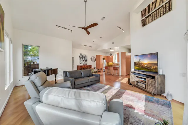 $815,000 | 1802 West 14th 1/2 Street, Houston, TX 77008