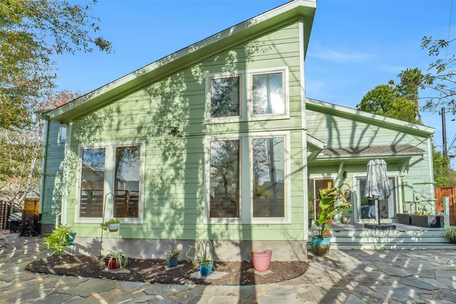 $815,000 | 1802 West 14th 1/2 Street, Houston, TX 77008