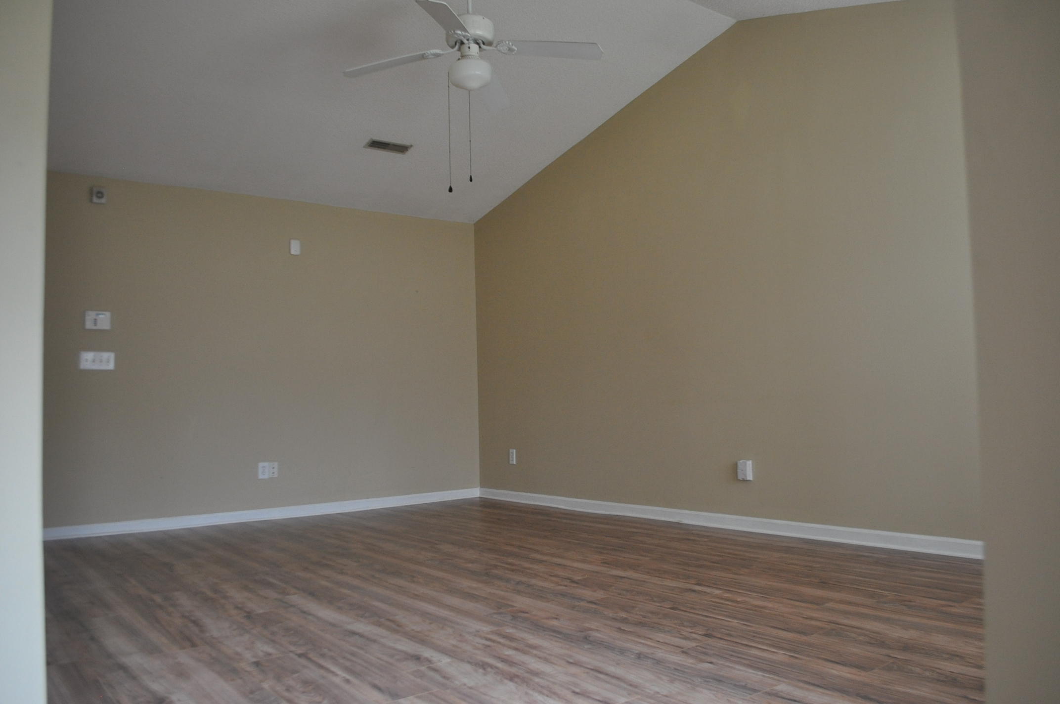 112 Cambridge Road Summerville, SC 29486 - Photo 5 of 16 DSC_0012