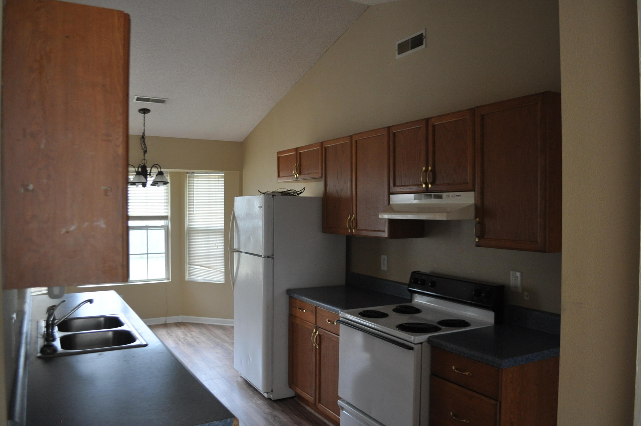 112 Cambridge Road Summerville, SC 29486 - Photo 8 of 16 DSC_0016