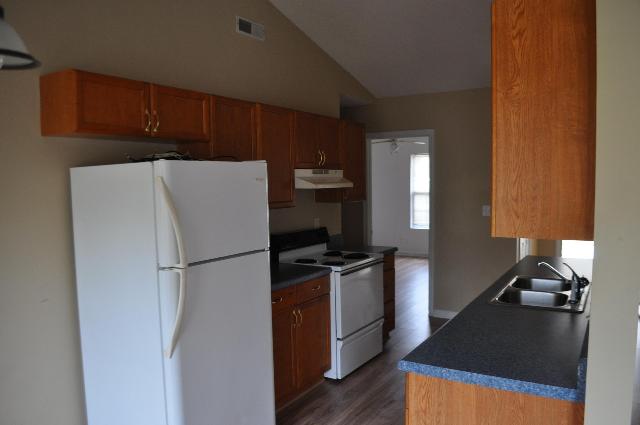 112 Cambridge Road Summerville, SC 29486 - Photo 10 of 16 DSC_0011