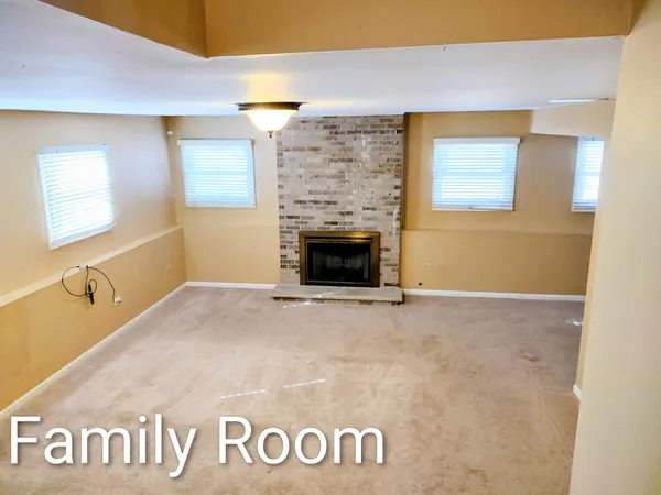 $2,750 | 267 Silverado Street, Bolingbrook, IL 60490