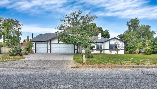 $949,999 | 19182 Ash Street, Bloomington, CA 92316