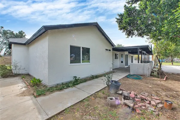 $949,999 | 19182 Ash Street, Bloomington, CA 92316