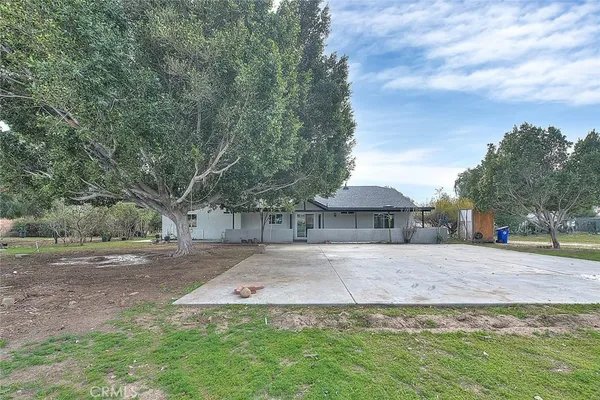 $949,999 | 19182 Ash Street, Bloomington, CA 92316