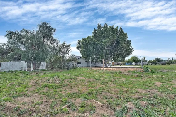 $949,999 | 19182 Ash Street, Bloomington, CA 92316