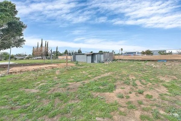 $949,999 | 19182 Ash Street, Bloomington, CA 92316