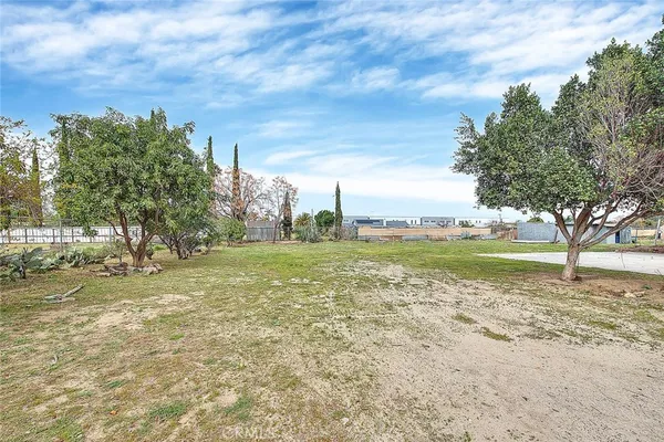 $949,999 | 19182 Ash Street, Bloomington, CA 92316