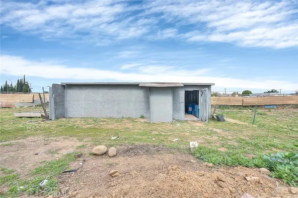 $949,999 | 19182 Ash Street, Bloomington, CA 92316