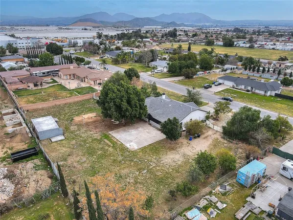 $949,999 | 19182 Ash Street, Bloomington, CA 92316