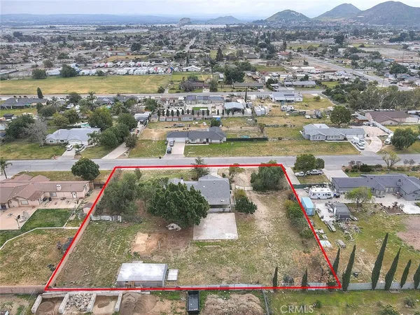 $949,999 | 19182 Ash Street, Bloomington, CA 92316