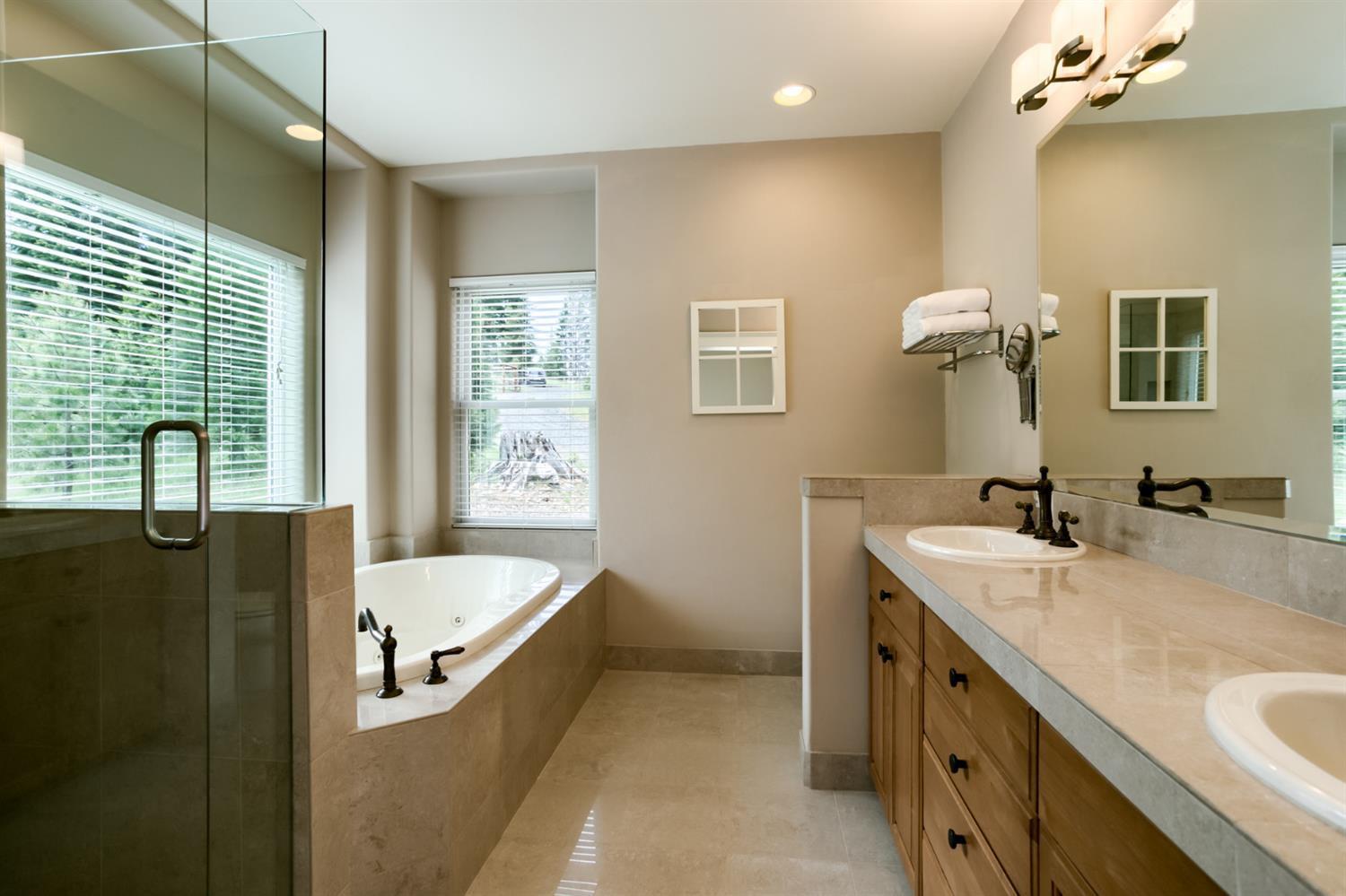 7672 Hyatt Prairie Road Ashland, OR 97520 - Photo 15 of 35 Master bath with double vanities, glass