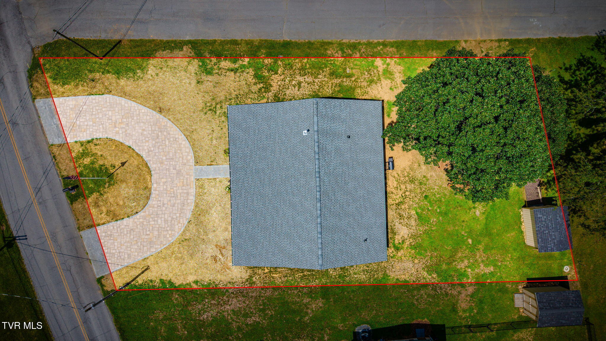 889 South Mohawk Drive Erwin, TN 37650 - Photo 8 of 29 005a