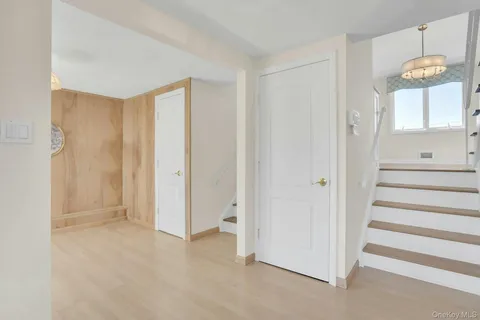 $699,000 | 258 East 5th Street, Deer Park, NY 11729