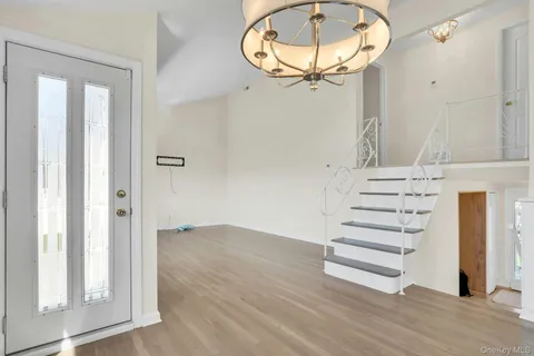 $699,000 | 258 East 5th Street, Deer Park, NY 11729