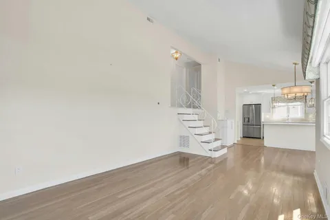 $699,000 | 258 East 5th Street, Deer Park, NY 11729