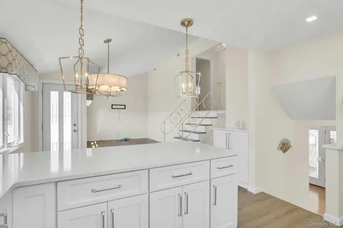 $699,000 | 258 East 5th Street, Deer Park, NY 11729