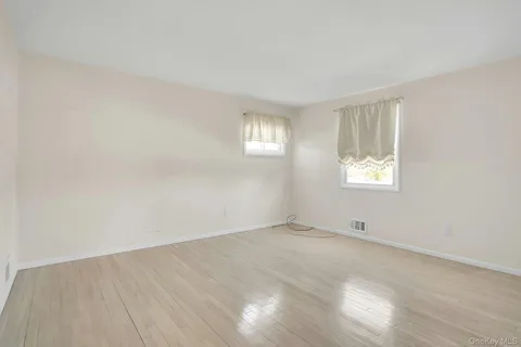 $699,000 | 258 East 5th Street, Deer Park, NY 11729