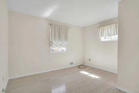 $699,000 | 258 East 5th Street, Deer Park, NY 11729