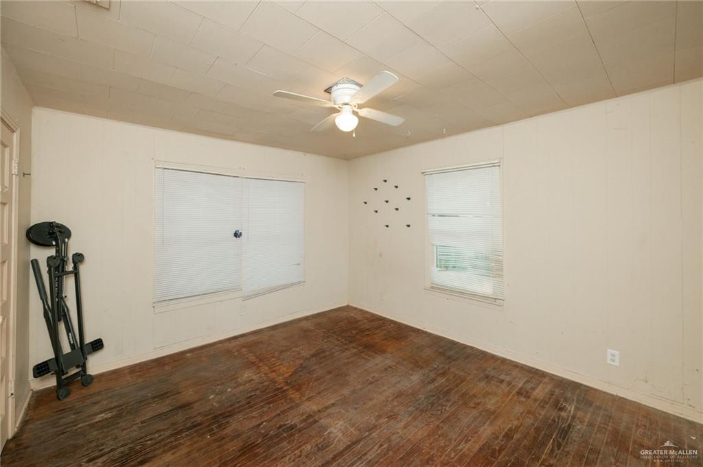 2125 Tucker Road Harlingen, TX 78552 - Photo 11 of 26 a view of empty room with ceiling fan