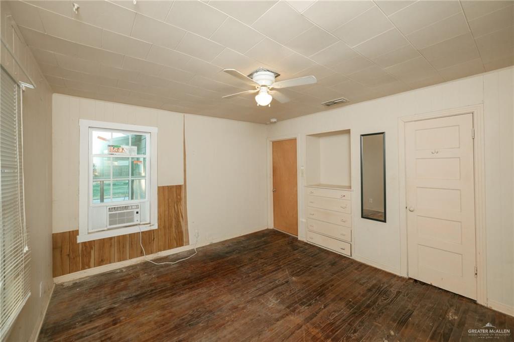 2125 Tucker Road Harlingen, TX 78552 - Photo 15 of 26 a bedroom with a bed and a window