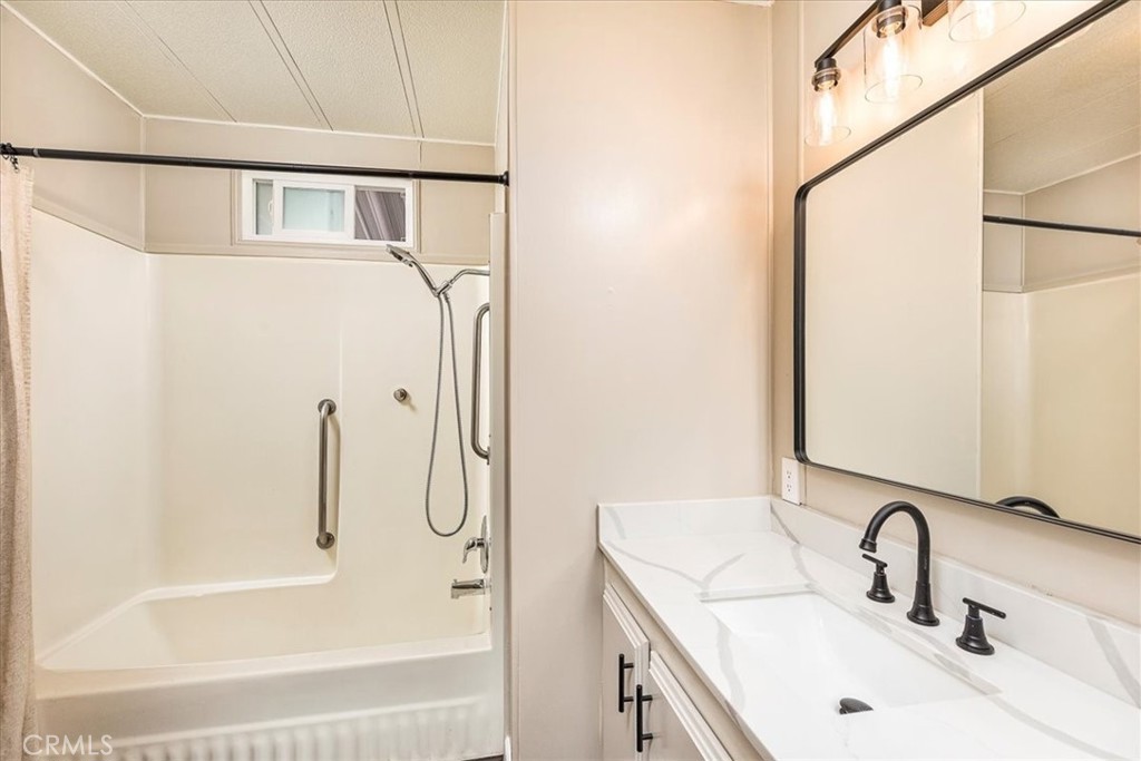 31130 South General Kearny Road, Unit 134 Temecula, CA 92591 - Photo 17 of 54 Remodeled bath