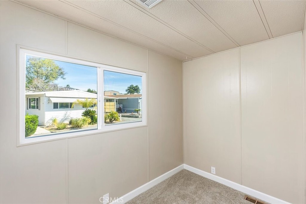 31130 South General Kearny Road, Unit 134 Temecula, CA 92591 - Photo 20 of 56 Bonus room off of living area. Towards front of home.