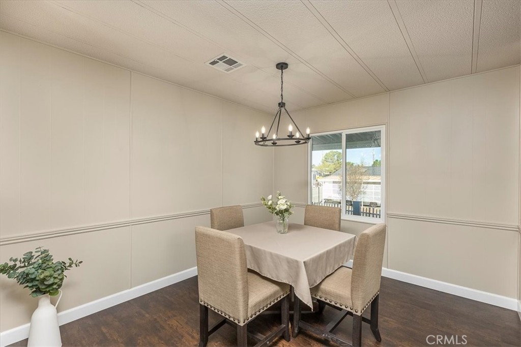 31130 South General Kearny Road, Unit 134 Temecula, CA 92591 - Photo 9 of 56 Dining area.