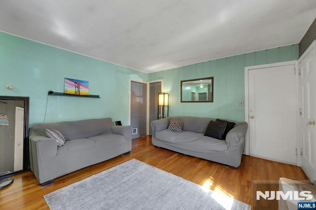 35 Grant Street East Rutherford, NJ 07073 - Photo 16 of 31 Gallery Image 16