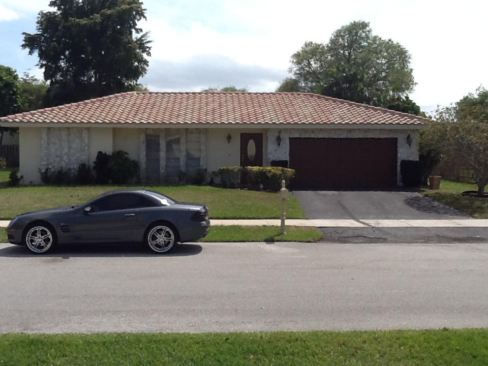 2366 Northwest 32nd Street Boca Raton, FL 33431 - Photo 40 of 44 041