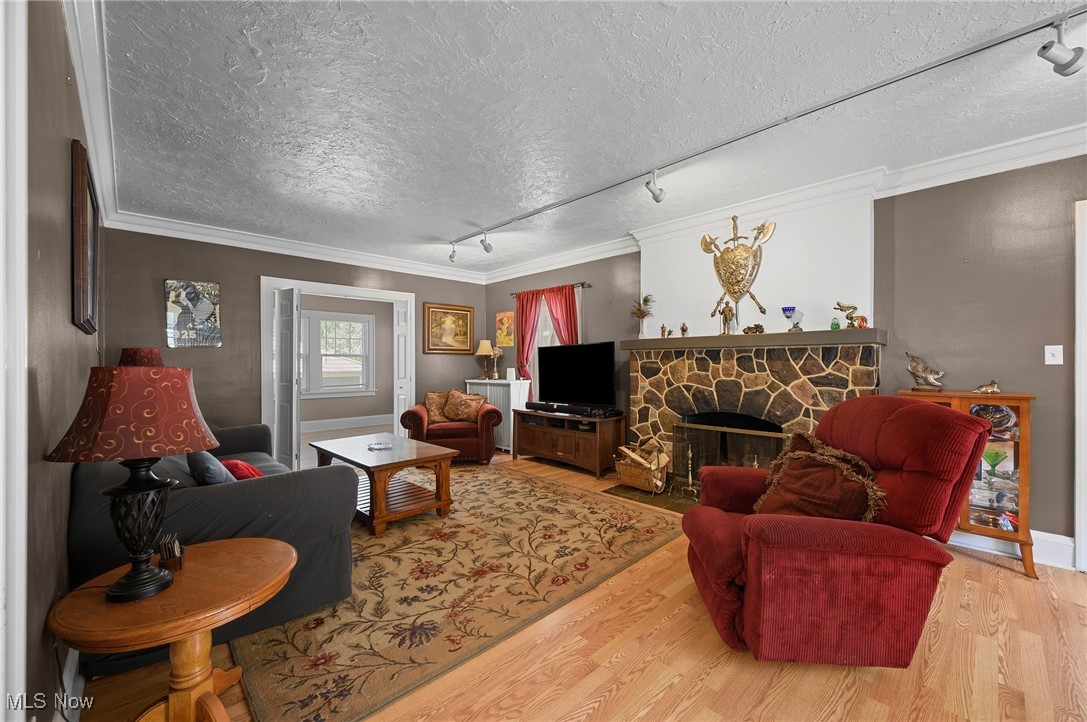 3491 Edison Road Cleveland Heights, OH 44121 - Photo 4 of 37