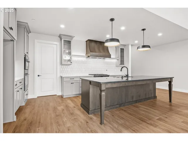 $939,900 | 760 North V Street, Washougal, WA 98671