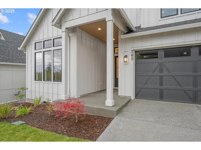 $939,900 | 760 North V Street, Washougal, WA 98671