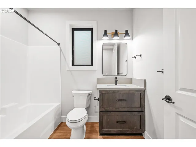 $939,900 | 760 North V Street, Washougal, WA 98671