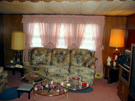 602 Falls Church Road Imperial, PA 15126 - Photo 4 of 8 Gallery Image 4