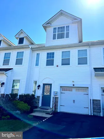 $340,000 | 303 Ross Court, Wyncote, PA 19095