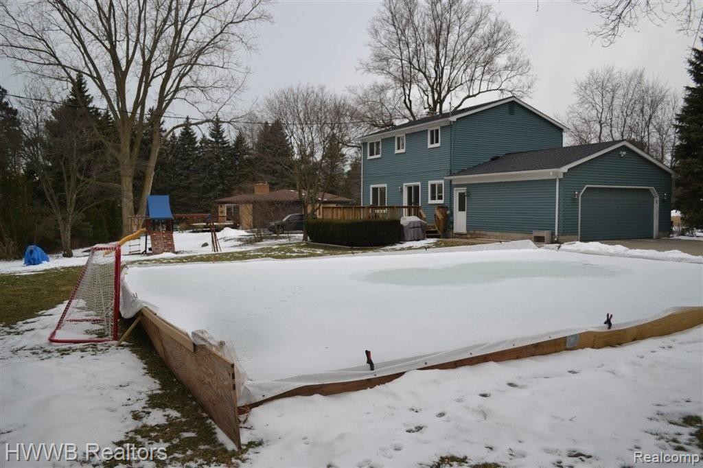 2765 Rhineberry Road Rochester, MI 48309 - Photo 3 of 25 04-Back.JPG