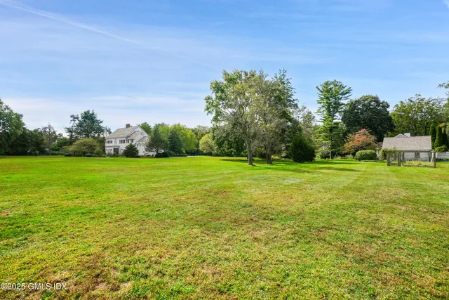 $5,200,000 | 868 North Street, Greenwich, CT 06831