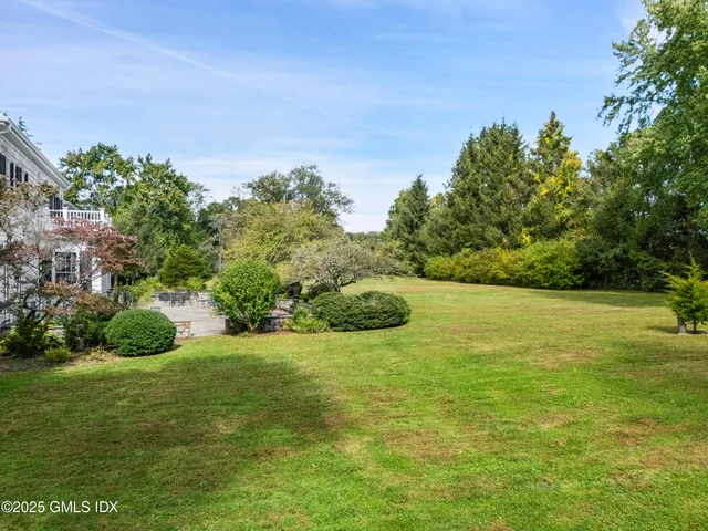 $5,200,000 | 868 North Street, Greenwich, CT 06831