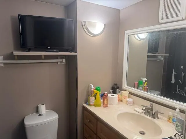 $83,900 | 8877 North Swan Road, Unit B, Milwaukee, WI 53224