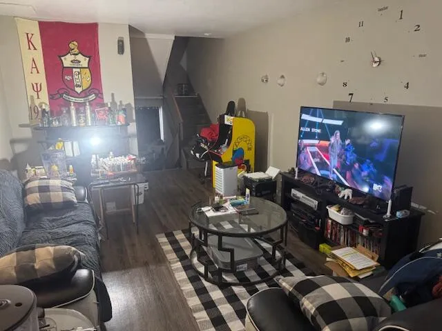 $83,900 | 8877 North Swan Road, Unit B, Milwaukee, WI 53224