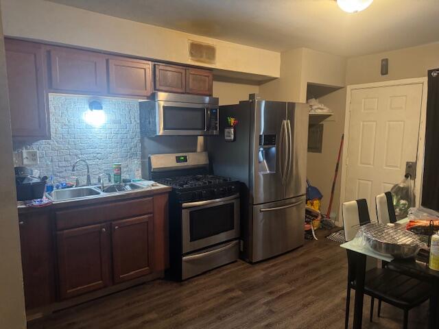 8877 North Swan Road, Unit B Milwaukee, WI 53224 - Photo 6 of 15 Kitchen