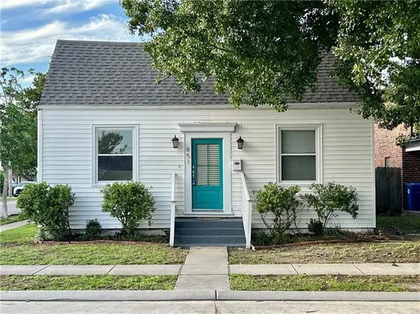 $2,200 | 851 Pontalba Street, New Orleans, LA 70124