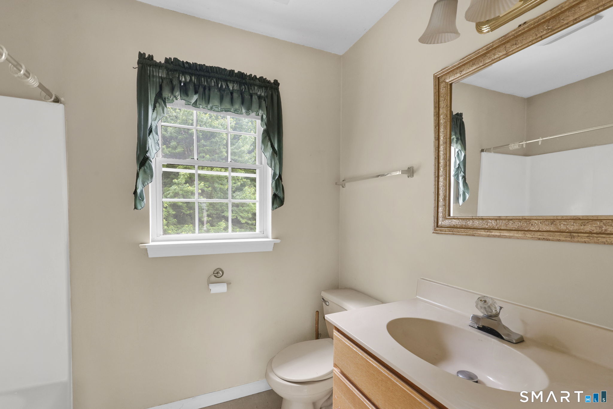 34 Laurel Street Enfield, CT 06082 - Photo 27 of 38