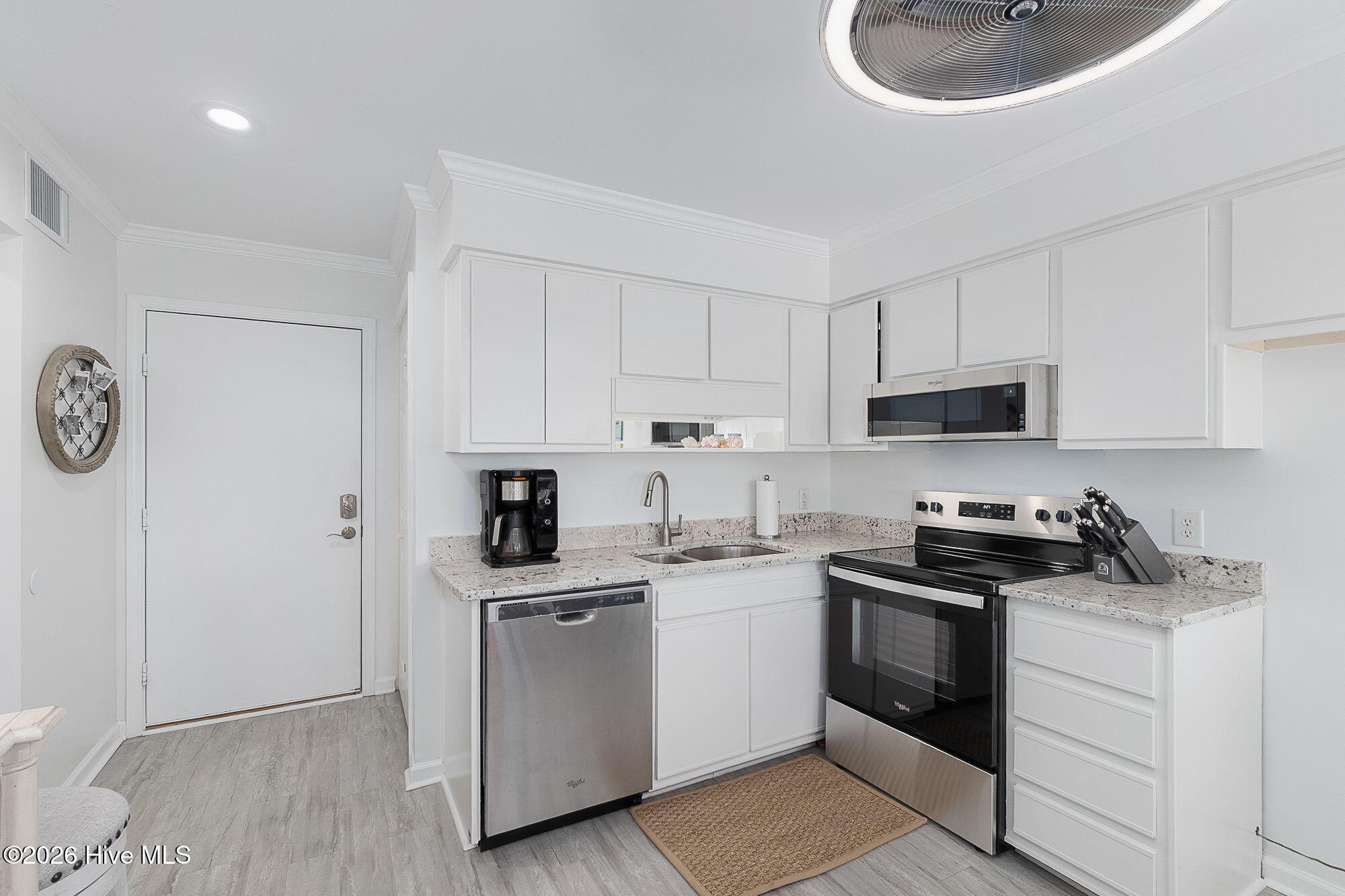 2008 East Fort Macon Road, Unit B12 Atlantic Beach, NC 28512 - Photo 23 of 39 Kitchen