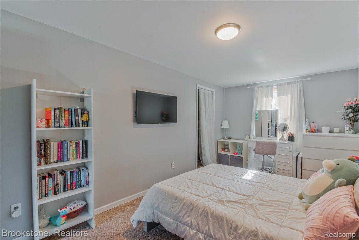 12824 Clyde Road Fenton, MI 48430 - Photo 18 of 57 Gallery Image 18