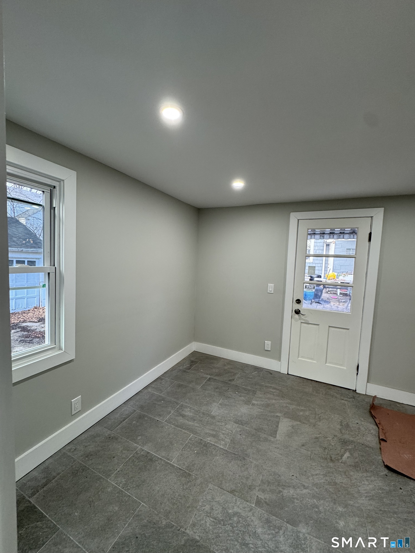 130 Roydon Road New Haven, CT 06511 - Photo 13 of 28