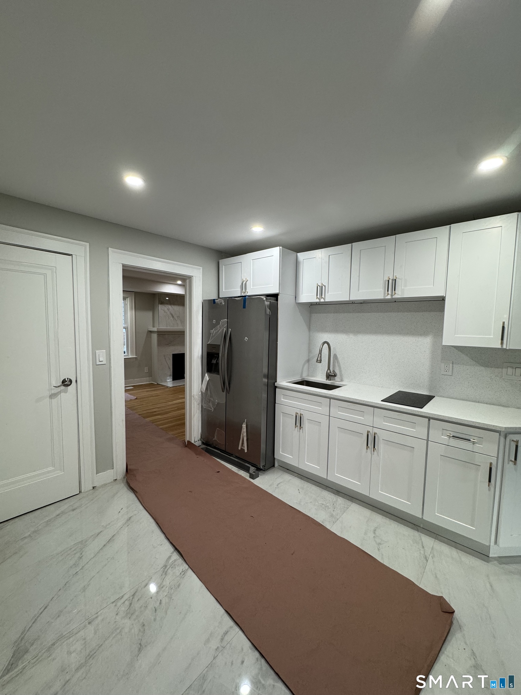 130 Roydon Road New Haven, CT 06511 - Photo 3 of 28