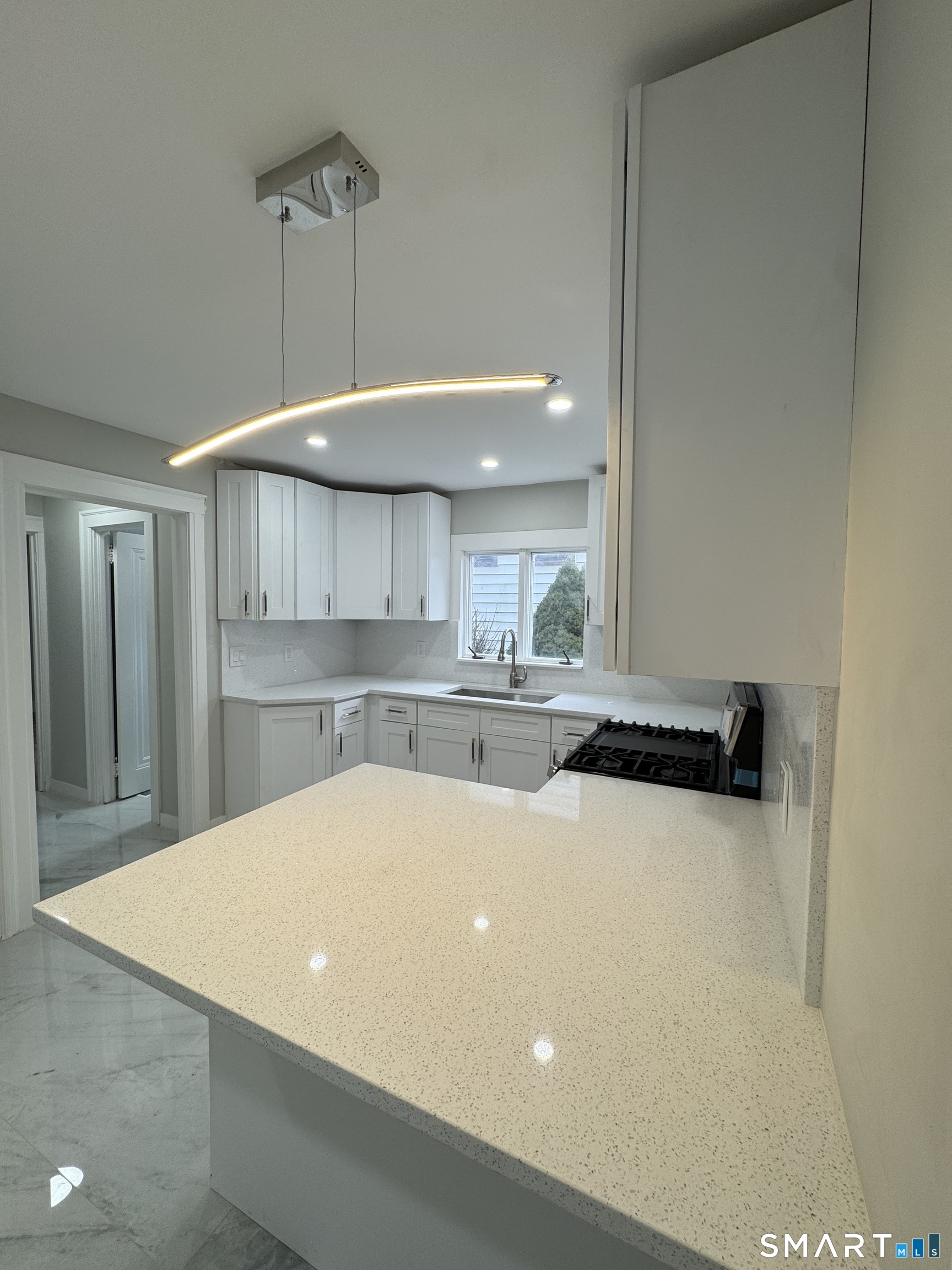 130 Roydon Road New Haven, CT 06511 - Photo 7 of 28